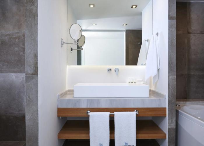 Lichnos Beach Hotel & Suites