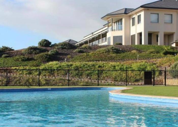 Lady Bay Hotel