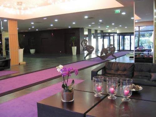 LIEUSAINT - Residhome Appart Hotel Suites Paris Sénart
