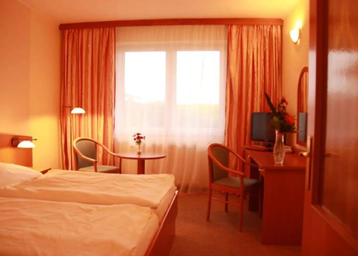 Lazensky Hotel Pyramida I