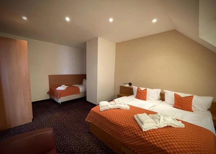 Lazensky Hotel Pyramida I