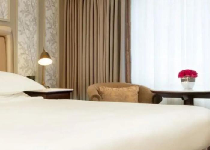 Brooks Hotel