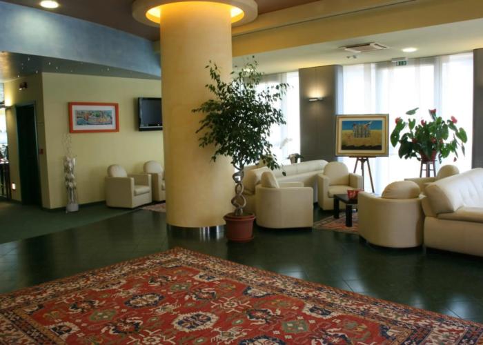Hotel Senator