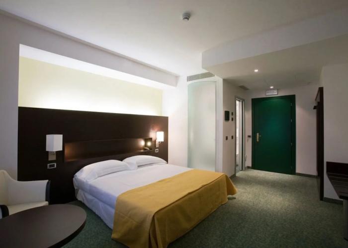 Hotel Senator
