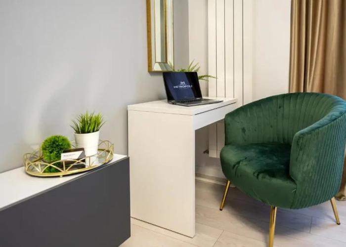 Metropole Apartments Old City