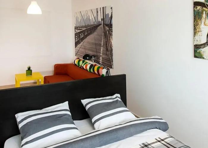 Studio R by MRG Apartments