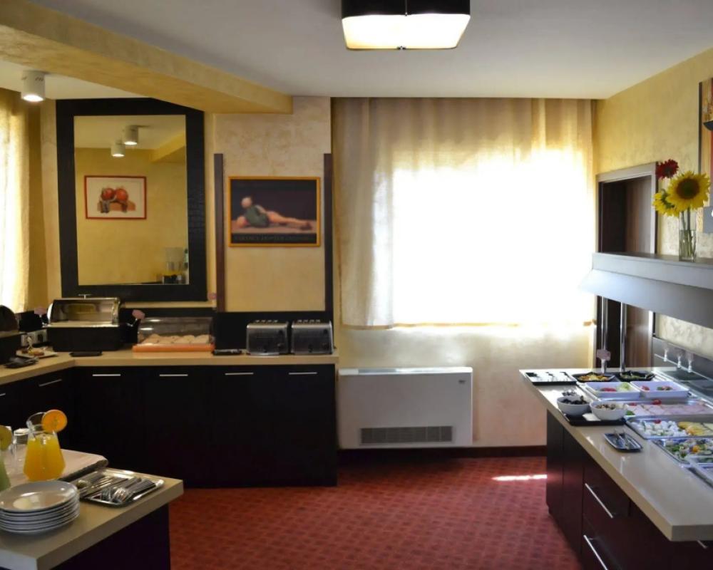 фото Inter Business Bucharest Hotel