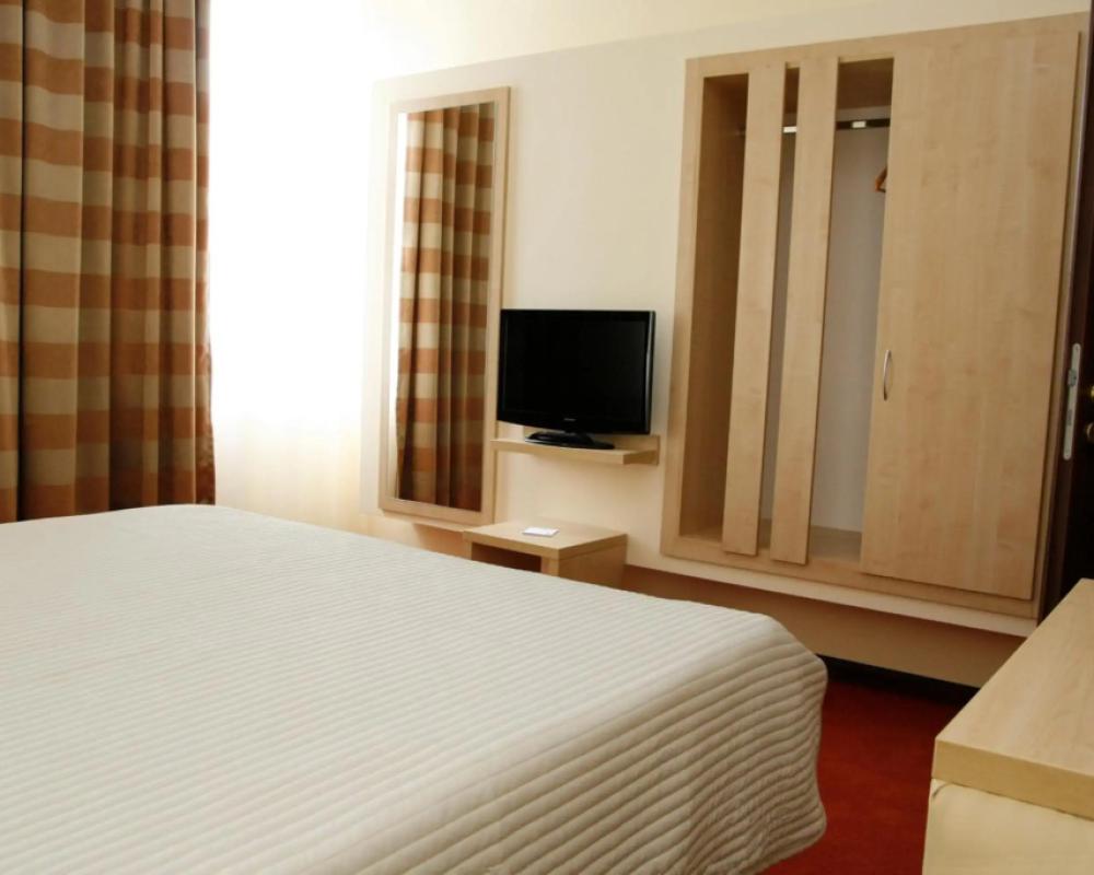 фото Hotel Capitol