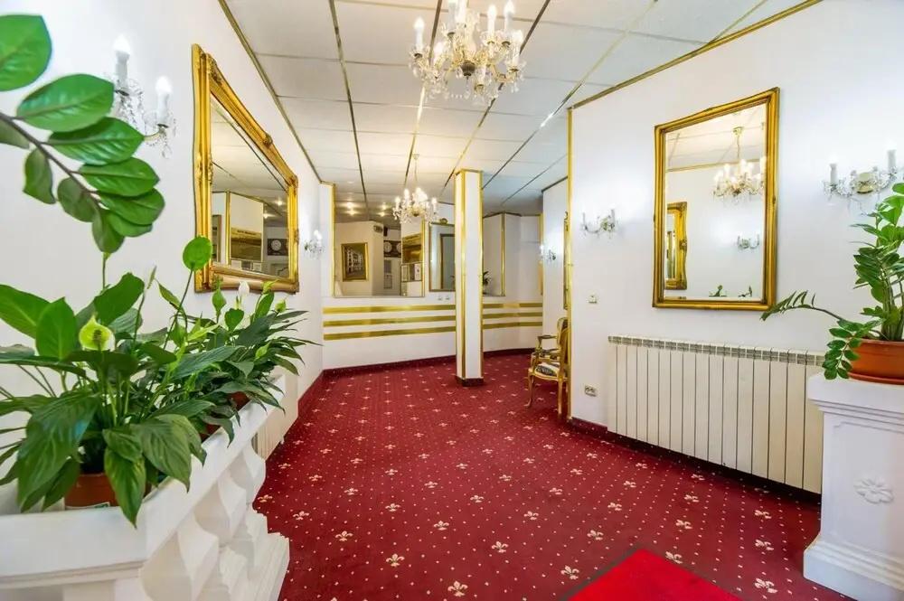 фото Hotel Carpati