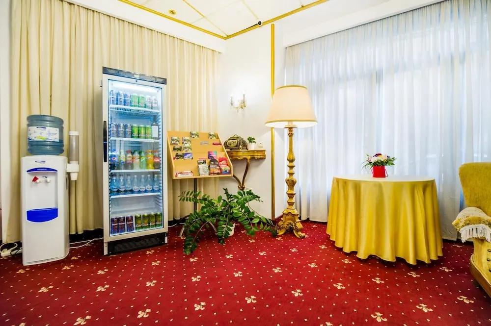 фото Hotel Carpati