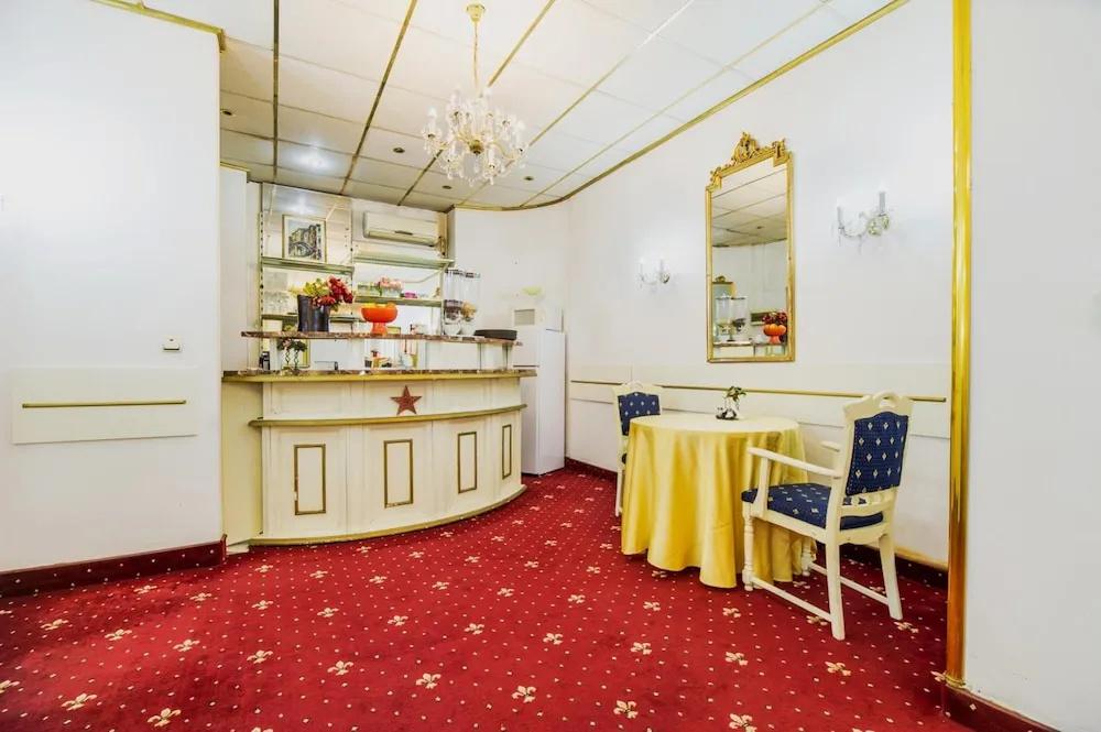 фото Hotel Carpati
