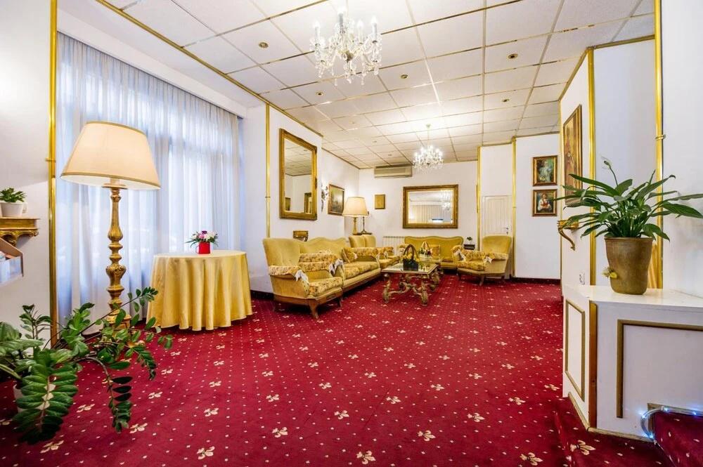 фото Hotel Carpati