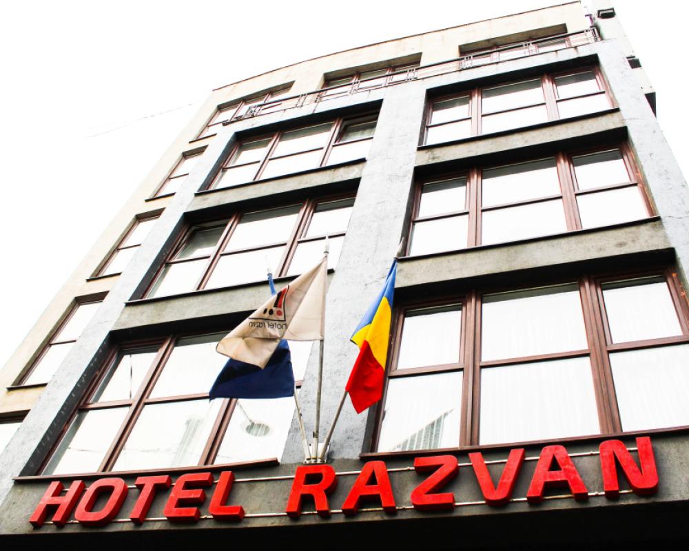 фото Hotel Razvan