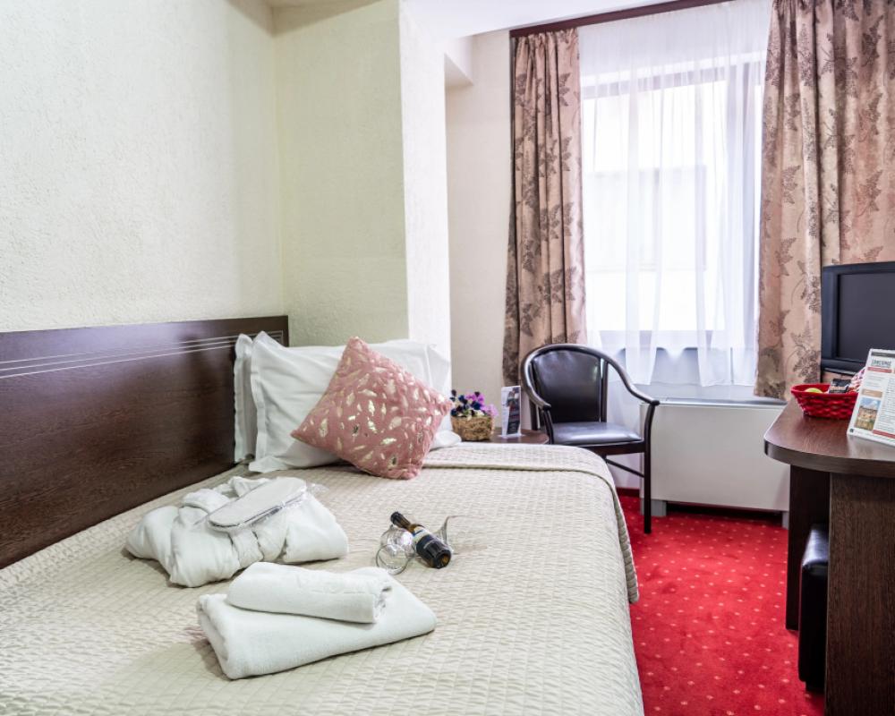 фото Hotel Razvan