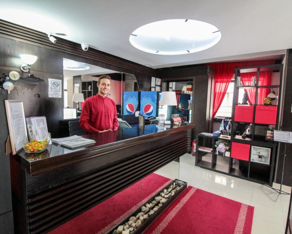 фото Hotel Razvan