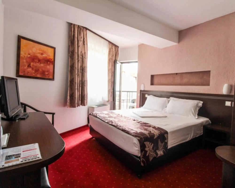фото Hotel Razvan