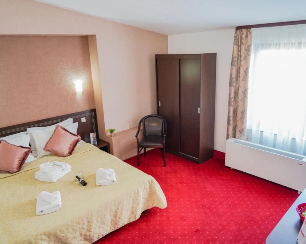 фото Hotel Razvan