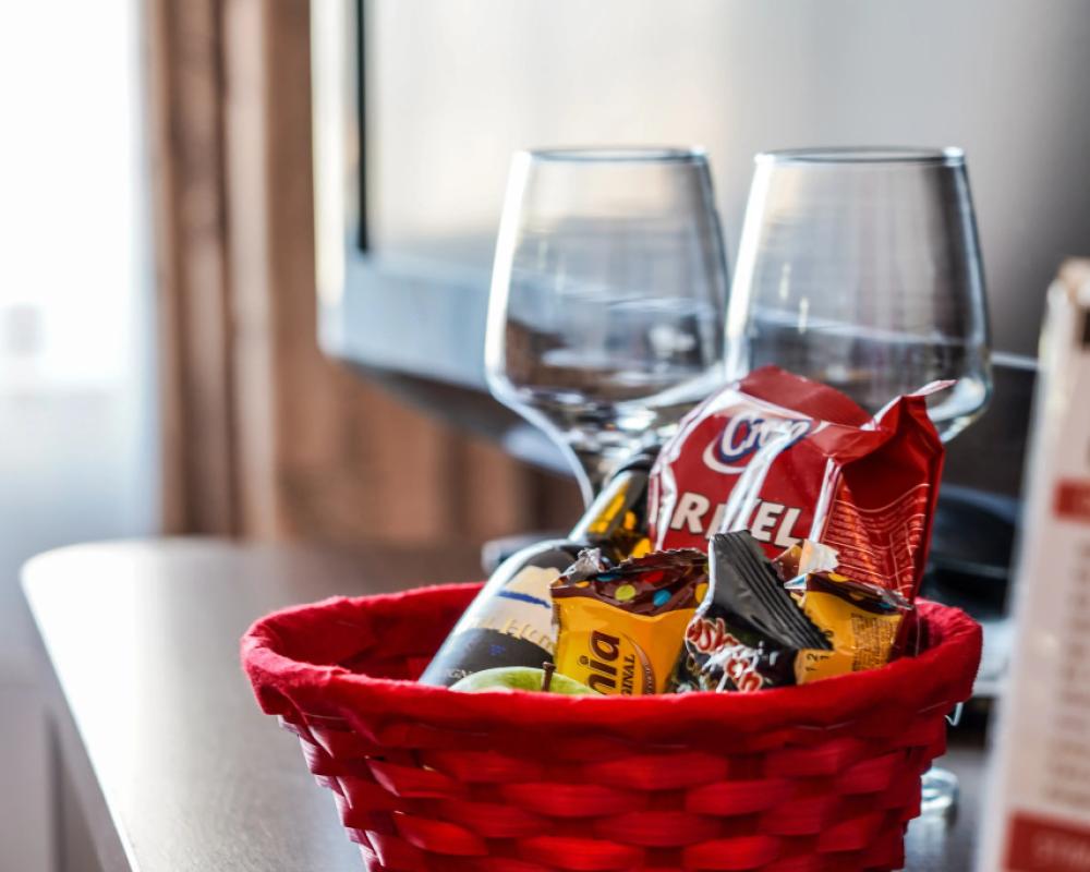 фото Hotel Razvan