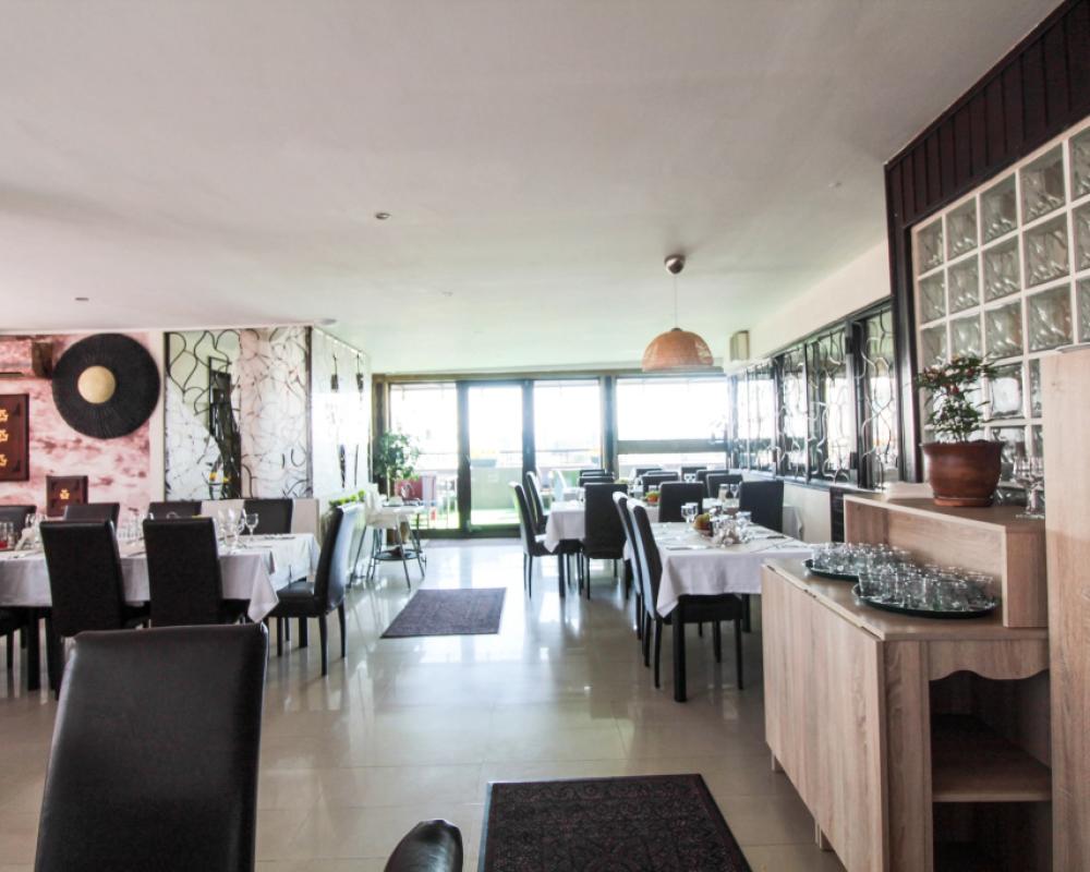 фото Hotel Razvan
