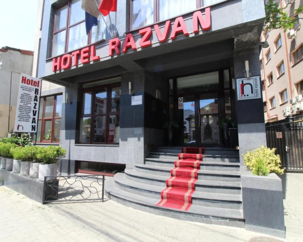 фото Hotel Razvan