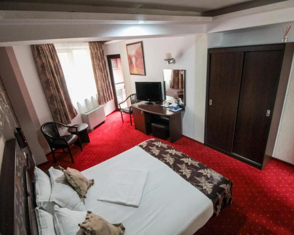 фото Hotel Razvan