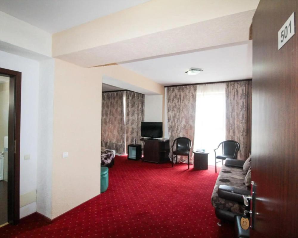 фото Hotel Razvan