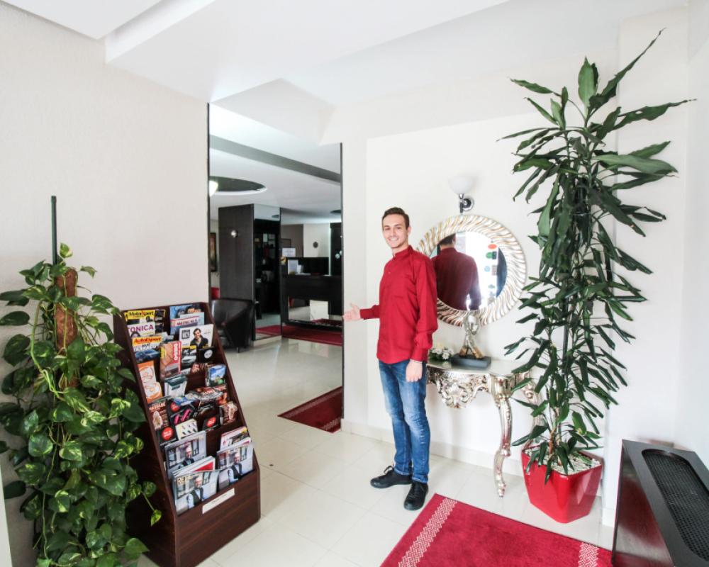 фото Hotel Razvan