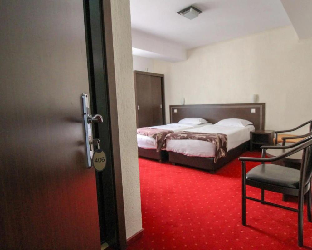фото Hotel Razvan