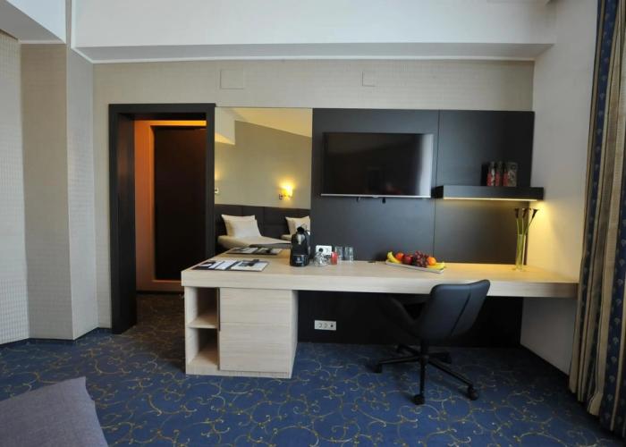 Crystal Palace Hotel