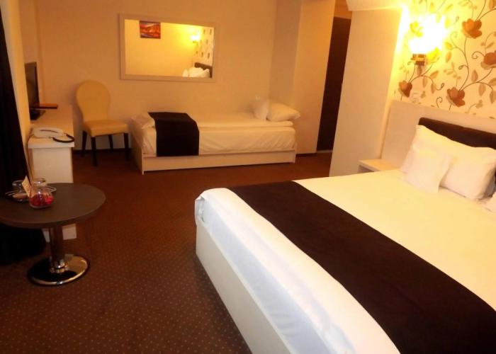 West Plaza Hotel