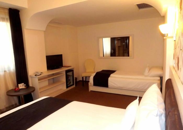 West Plaza Hotel