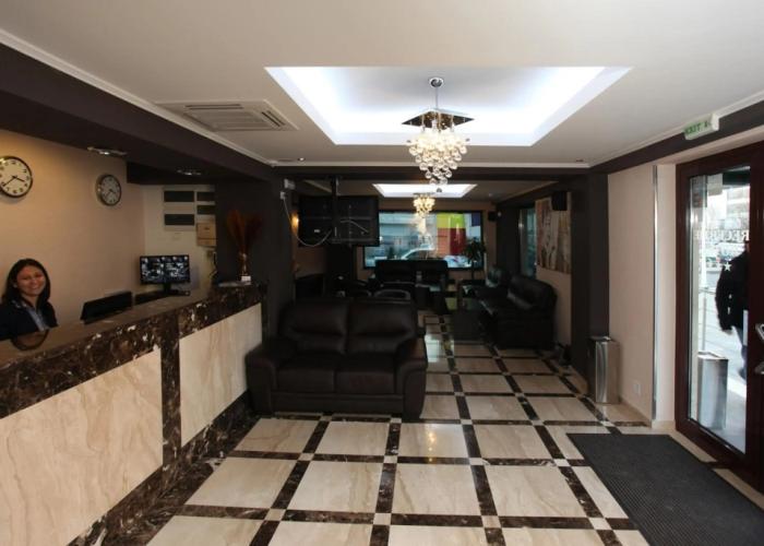 West Plaza Hotel