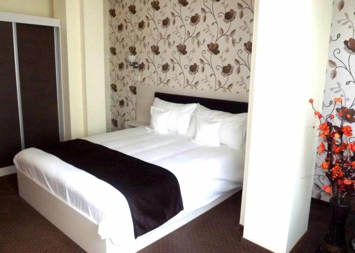 West Plaza Hotel