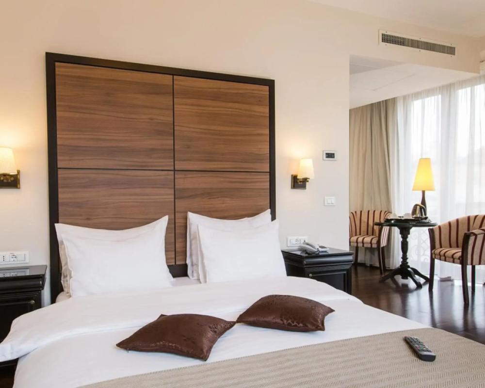 фото Europa Royale Bucharest