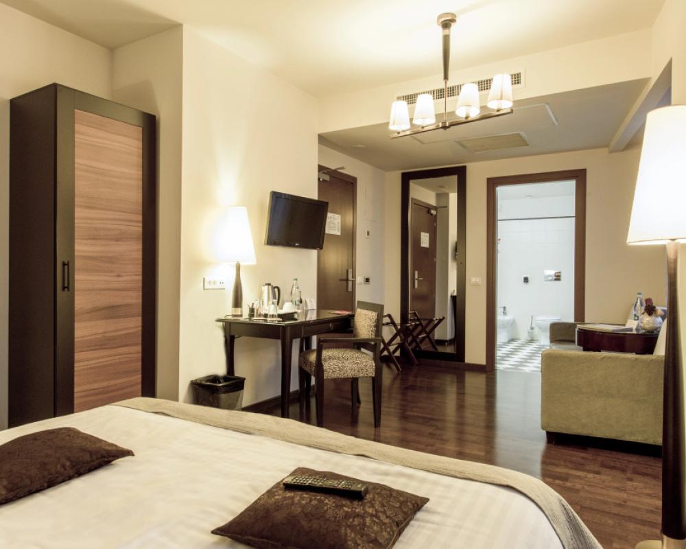 фото Europa Royale Bucharest