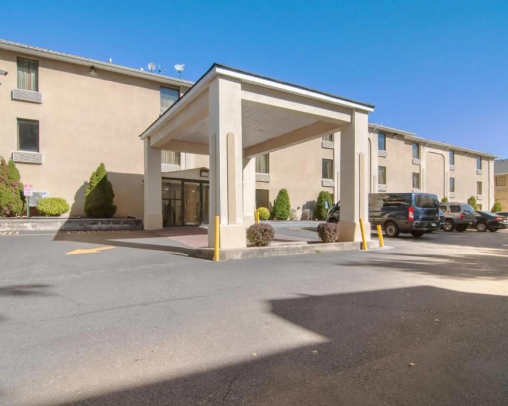 Red Carpet Inn - Newark Airport