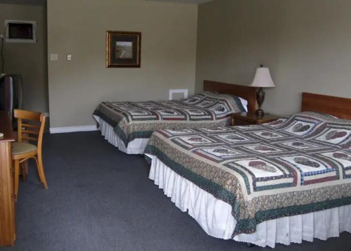 Fundy Line Motel