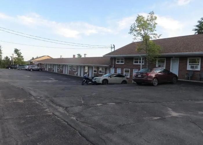 Fundy Line Motel