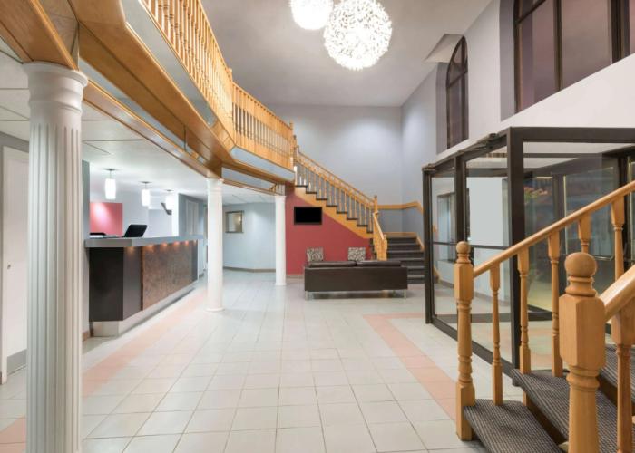 Super 8 by Wyndham Mt Hope Hamilton Intl Arpt ON