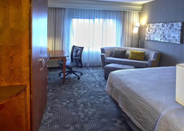 Courtyard by Marriott Hamilton