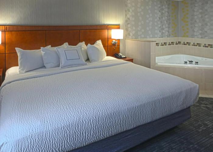 Courtyard by Marriott Hamilton