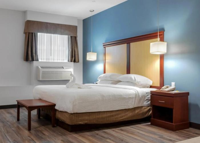 Days Inn by Wyndham Hamilton
