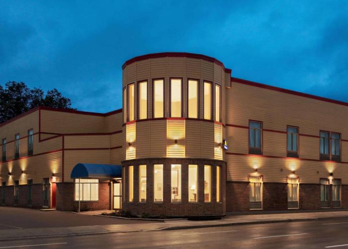 Days Inn by Wyndham Hamilton