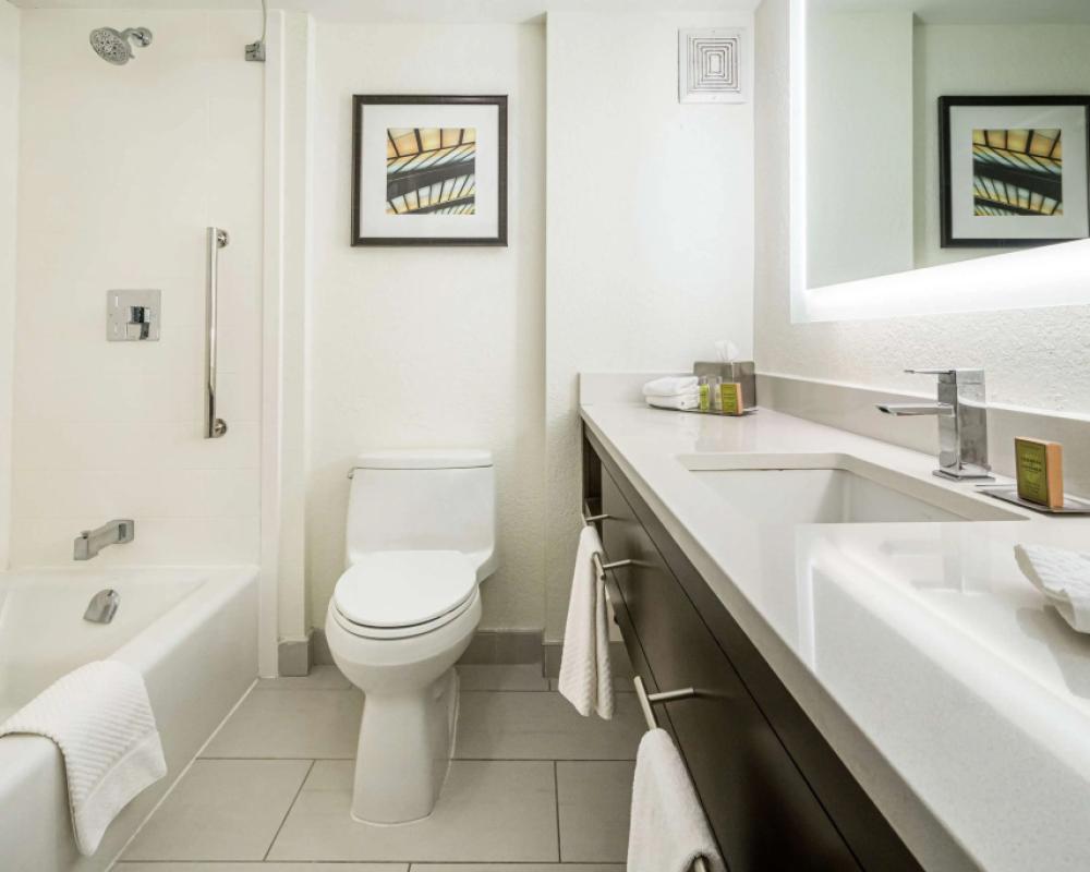 фото DoubleTree by Hilton Kitchener