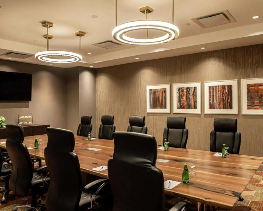 фото DoubleTree by Hilton Kitchener