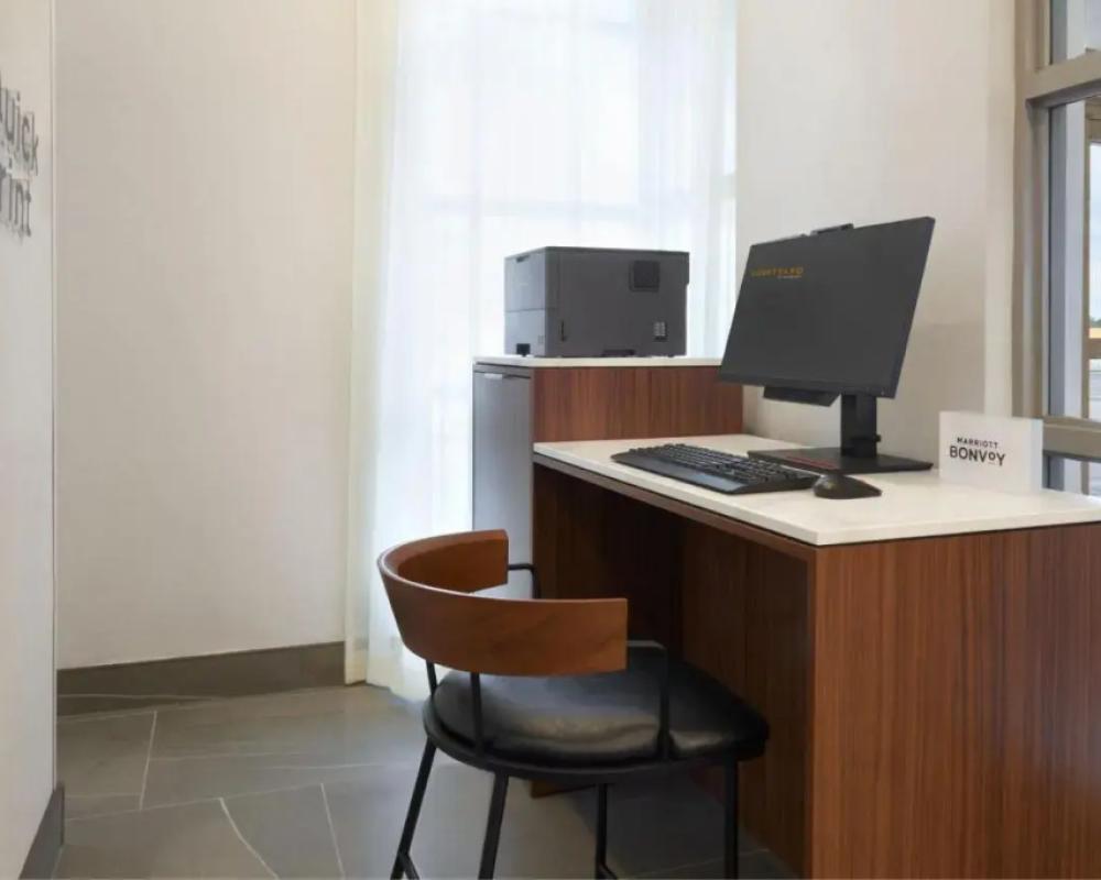 фото Courtyard by Marriott Kitchener