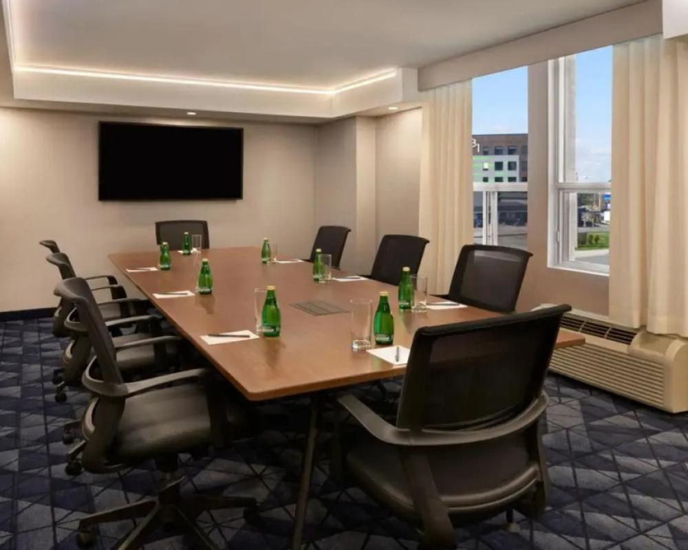 фото Courtyard by Marriott Kitchener