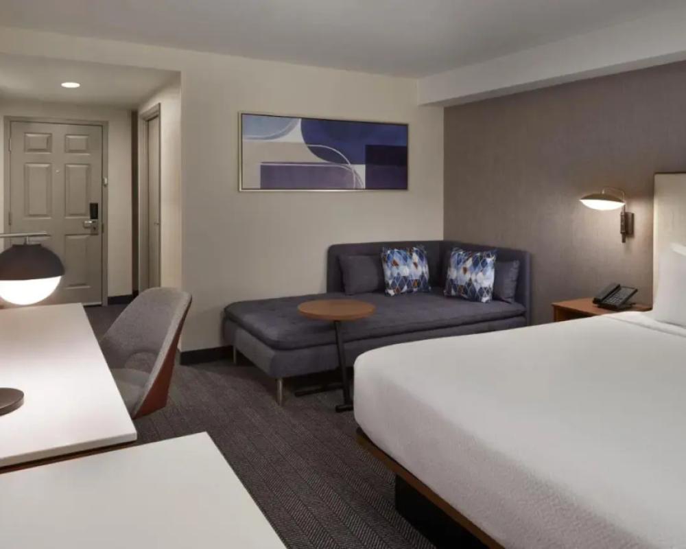фото Courtyard by Marriott Kitchener