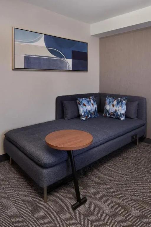фото Courtyard by Marriott Kitchener