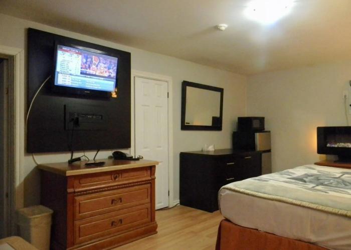 American Plaza Motel